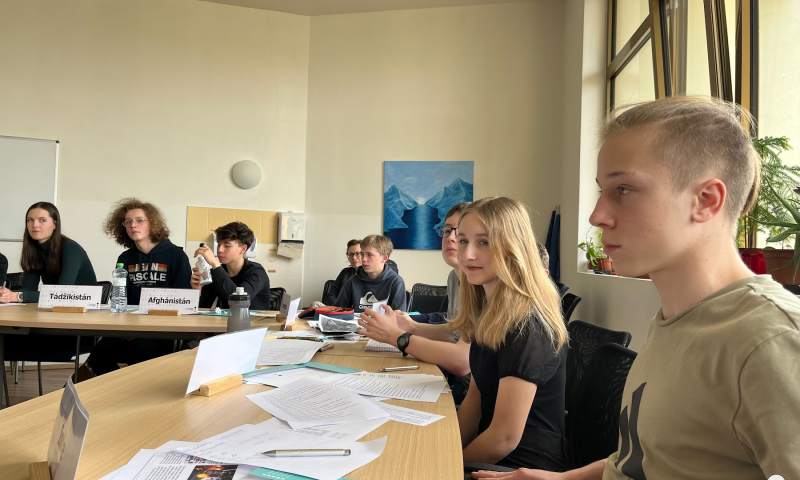 staň se diplomatem