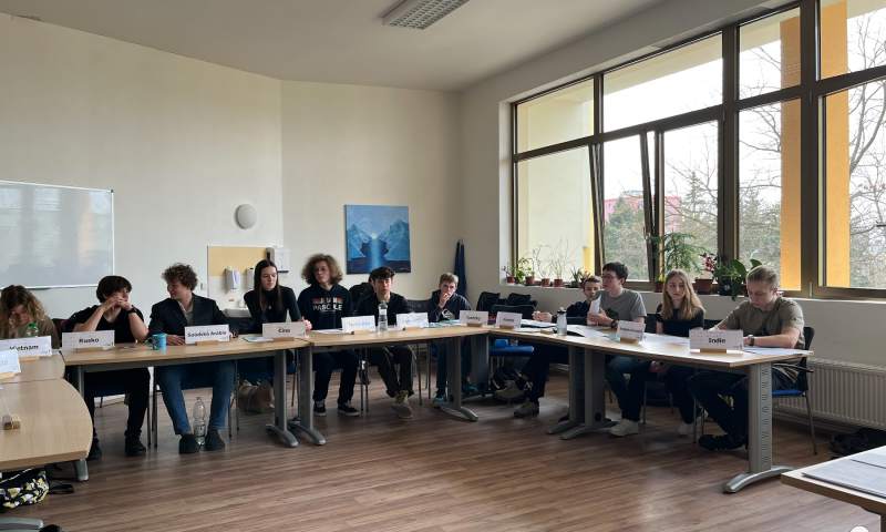 staň se diplomatem