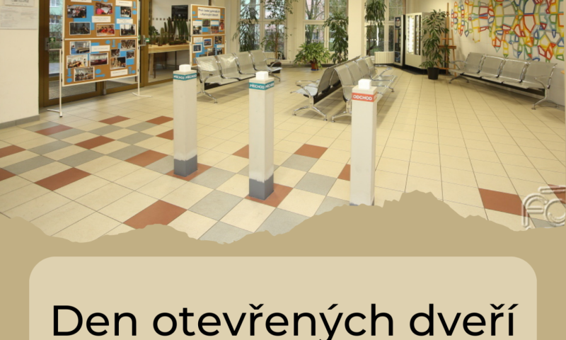 den otevřených dveří